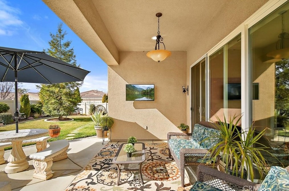 825 Sherwood Ct, Beaumont CA  92223-8556 exterior