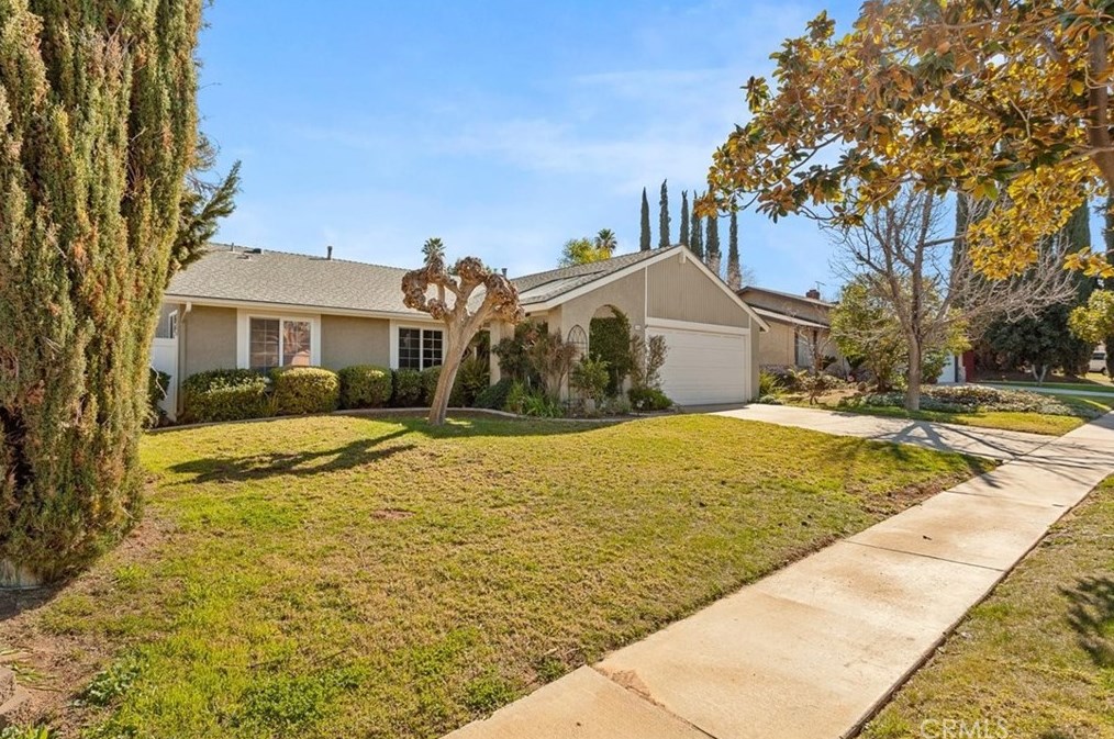 144 Greenbriar Ct, Redlands, CA 92374