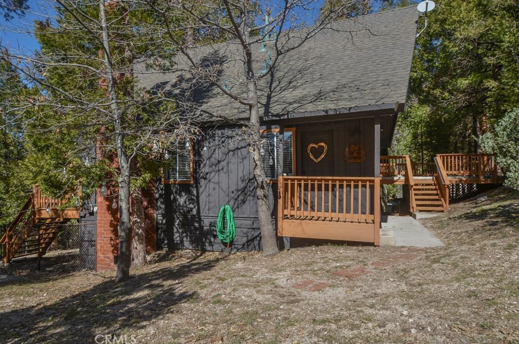 377 Grass Valley Rd, Lake Arrowhead, CA 92352