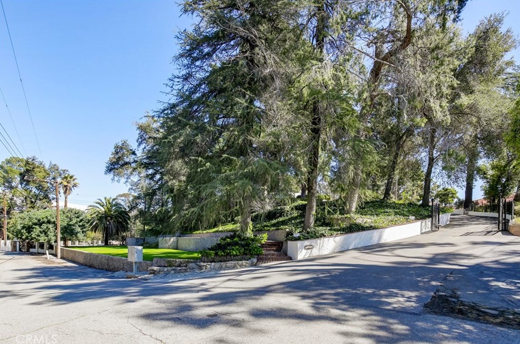 3435 Circle Rd, San Bernardino, CA 92405