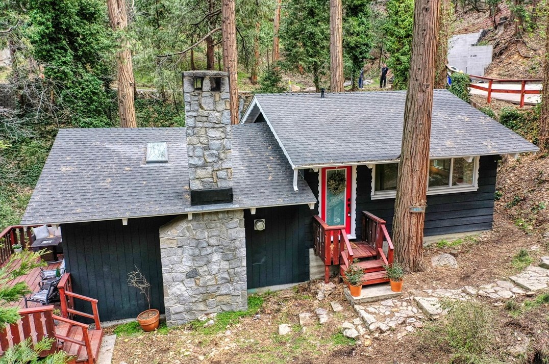 24838 Felsen Dr, Crestline, CA 92325