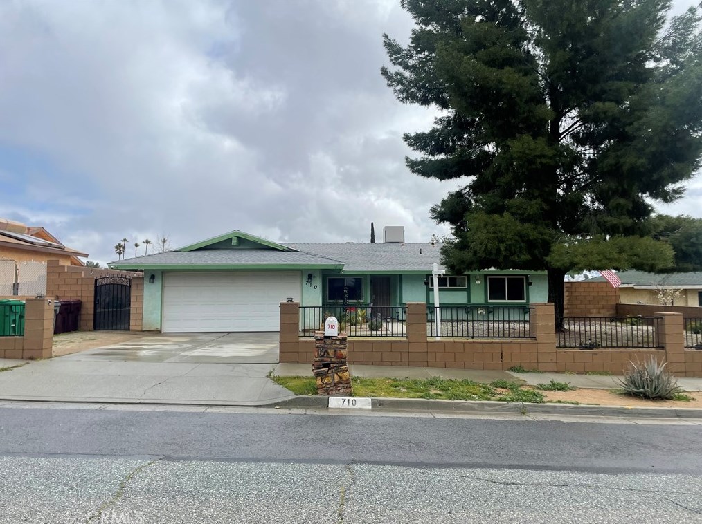 710 12th St, Banning, CA 92220-4380