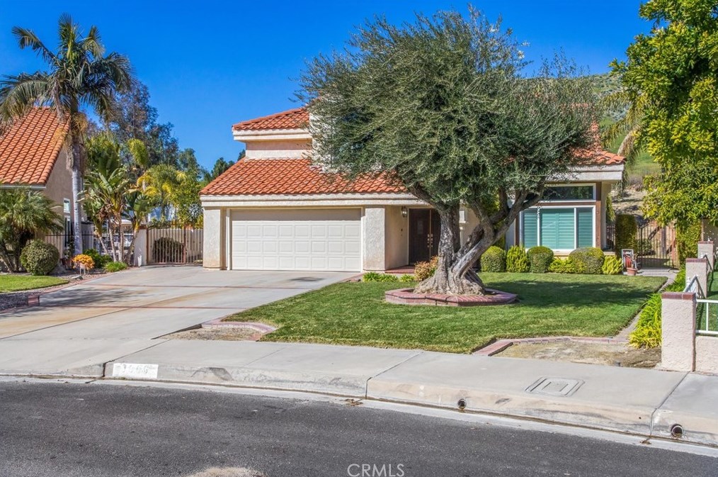 3009 Hidden Valley Ln, Colton, CA 92324-9793