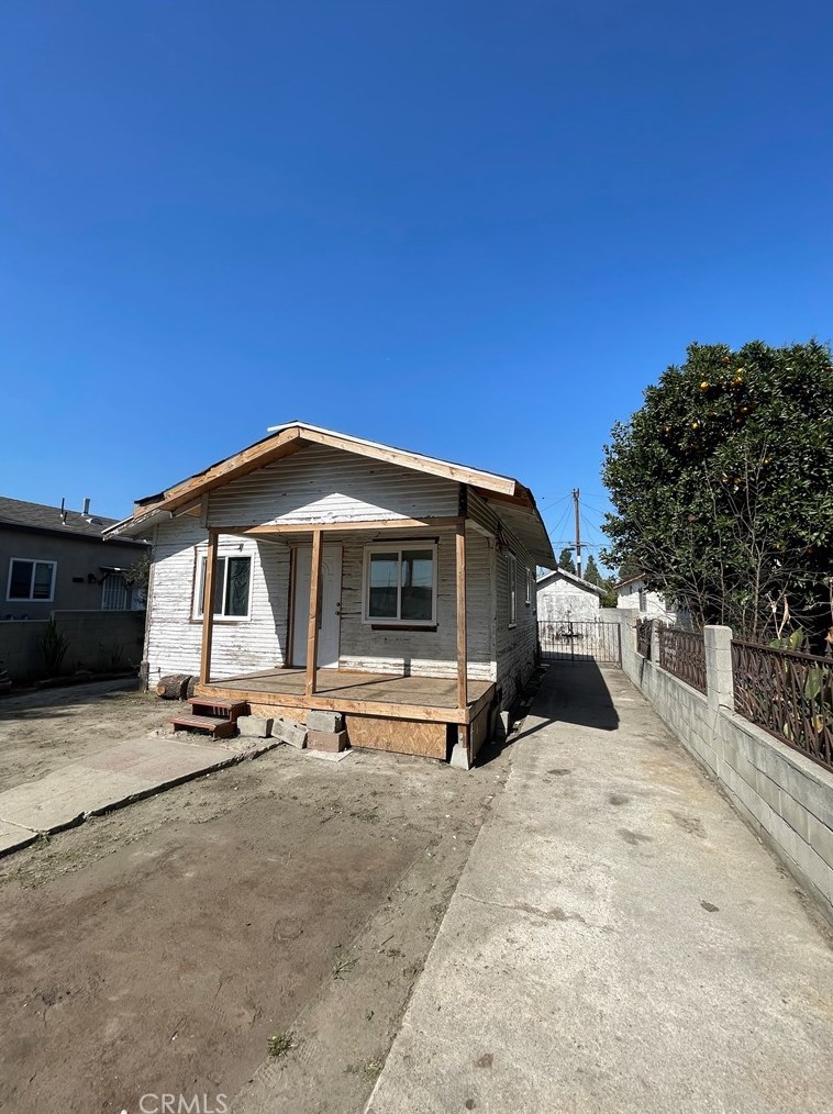 1253 91st St, Los Angeles, CA 90002-1717