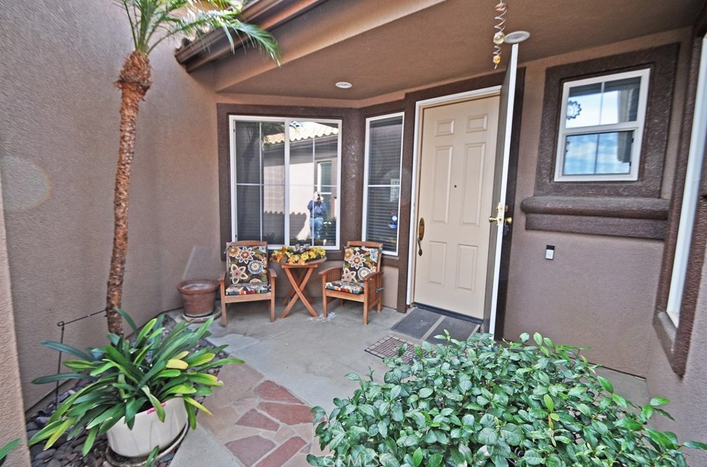 2044 Melbourne Cir, Banning, CA 92220-6642
