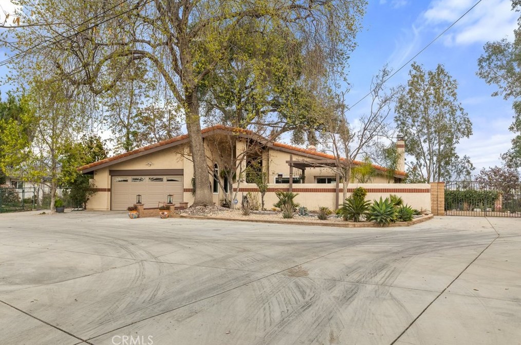 31012 E Sunset Dr, Redlands, CA 92373