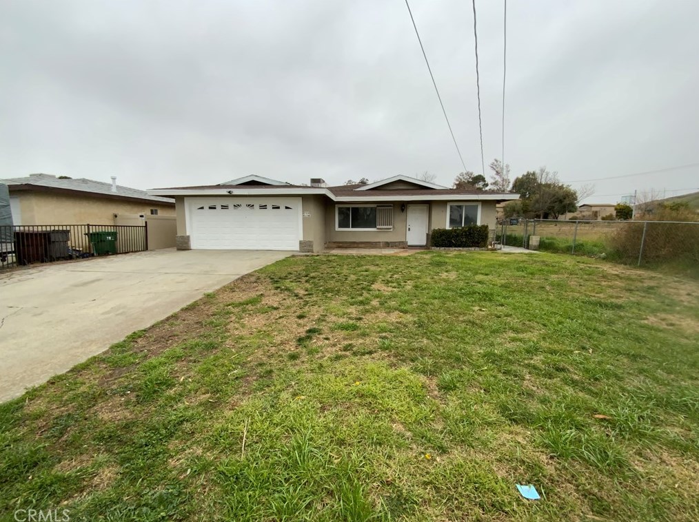 729 Grove Ave, Banning, CA 92220-3809