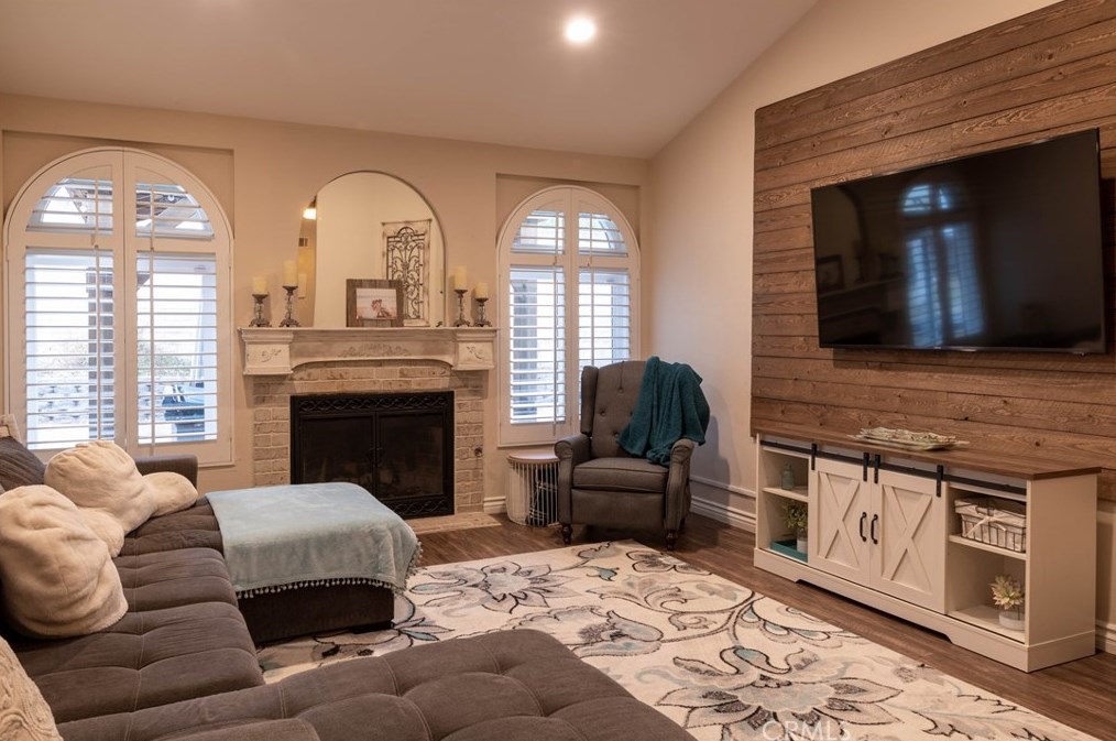 375 Flordason Dr, Calimesa, CA 92320