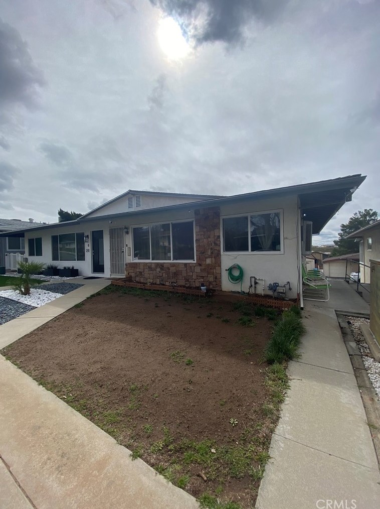 215 Summit View Dr, Calimesa, CA 92320-1712