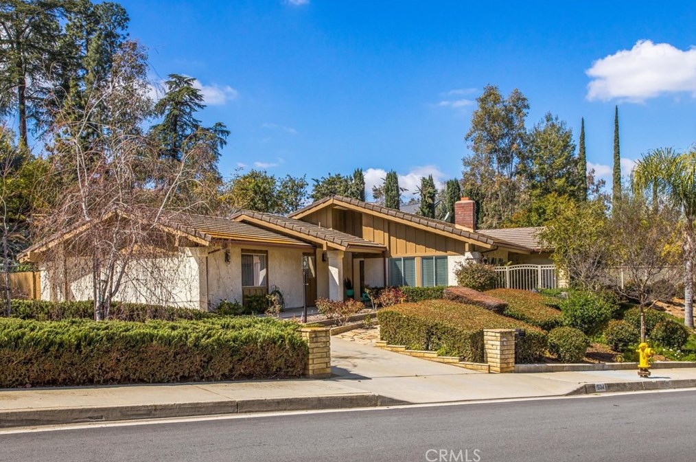 1504 Serpentine Dr, Redlands, CA 92373