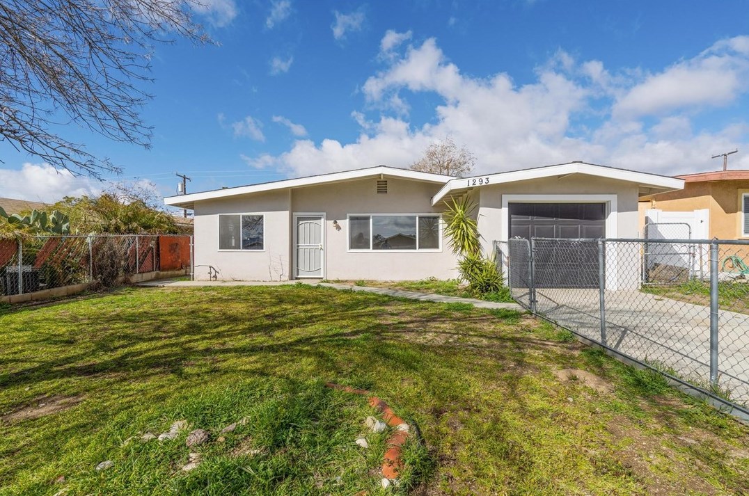 1293 Phillips St, Banning, CA 92220-2731