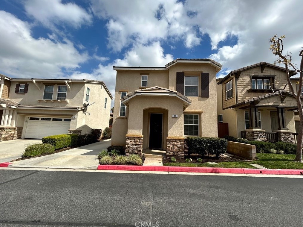 66 Lupine St, Redlands, CA 92373