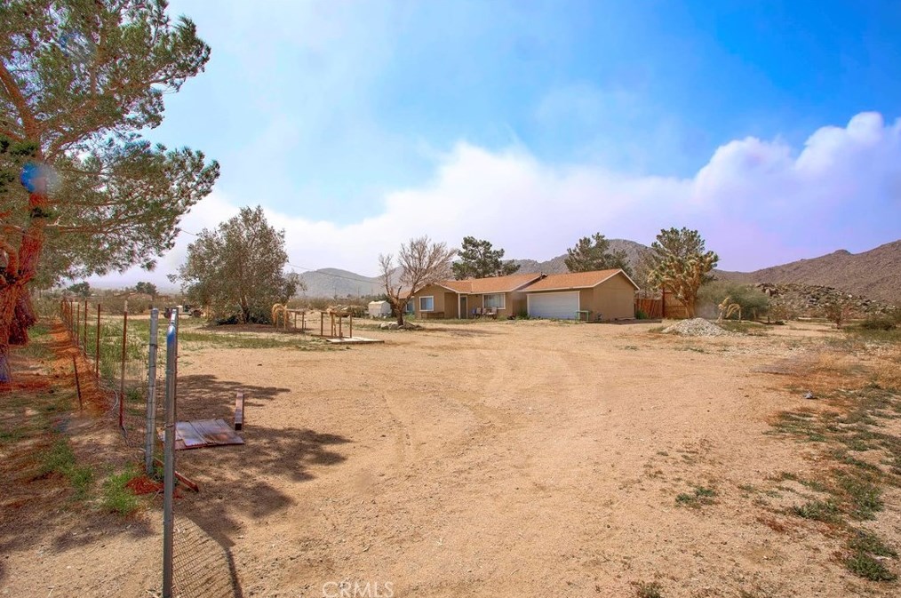 9048 Mesa Rd, Lucerne Valley, CA