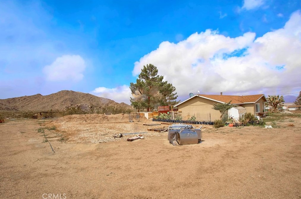 9048 Mesa Rd, Lucerne Valley CA  92356 exterior