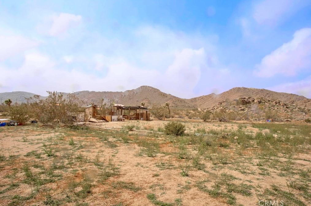 9048 Mesa Rd, Lucerne Valley CA  92356 exterior