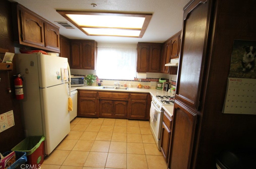 13720 Mesquite Ave, Desert Hot Springs, CA 92240