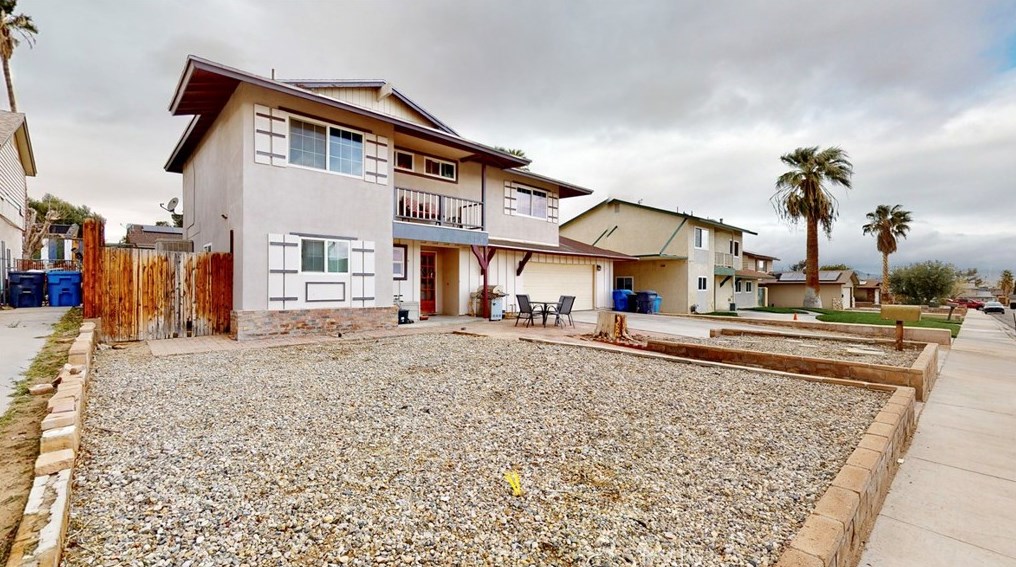 432 Fenoak Dr, Barstow, CA 92311-5417