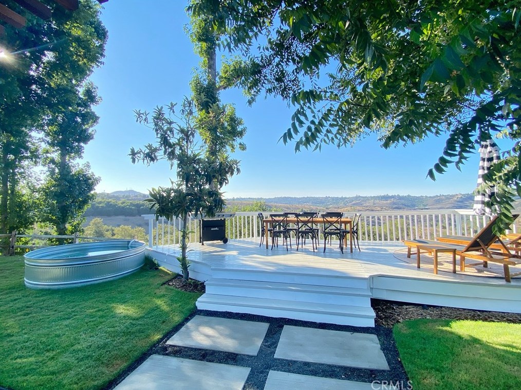 40451 Rock Mountain Dr, Fallbrook CA  92028-9729 exterior