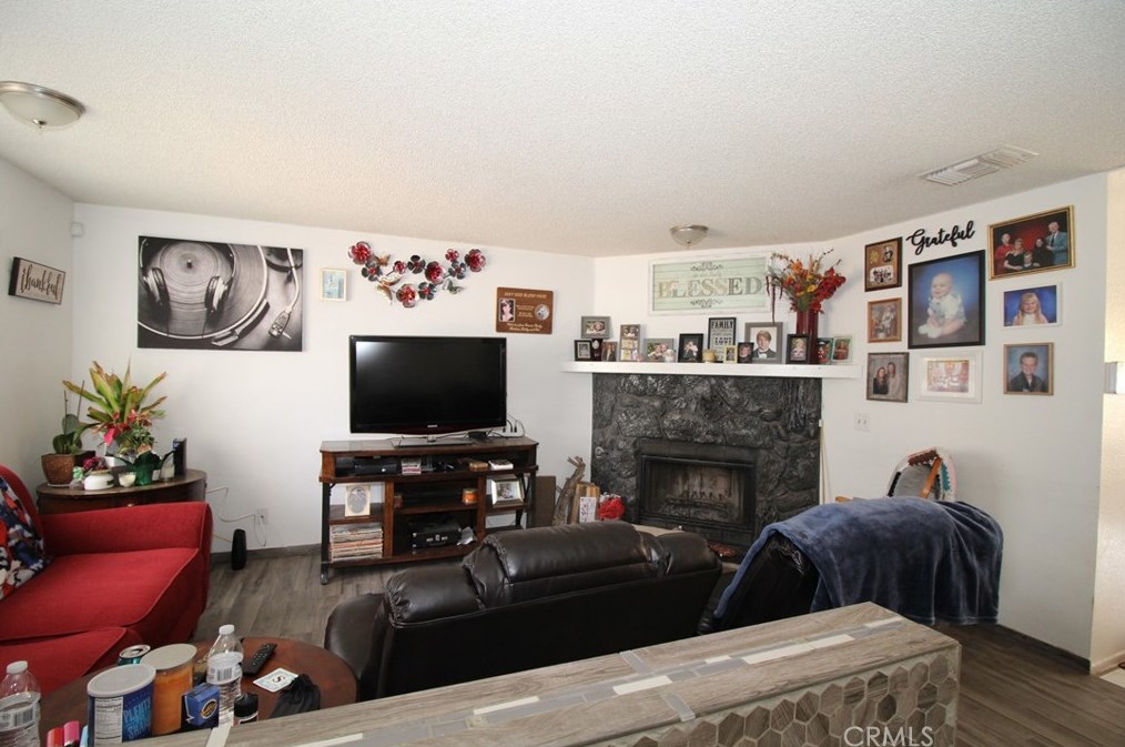 15876 Ute Rd, Apple Valley CA  92307-3122 exterior