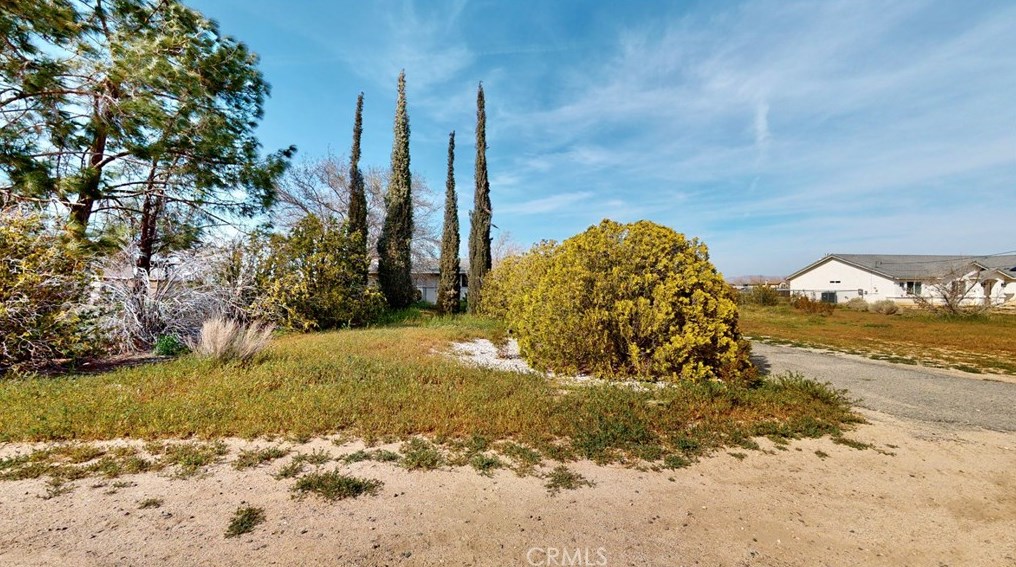 17120 Manzanita St, Hesperia, CA 92345-1833