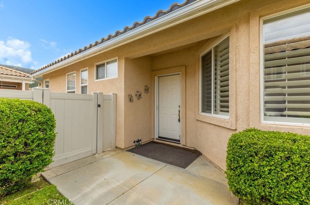 5854 Myrtle Beach Dr, Banning, CA 92220-6627
