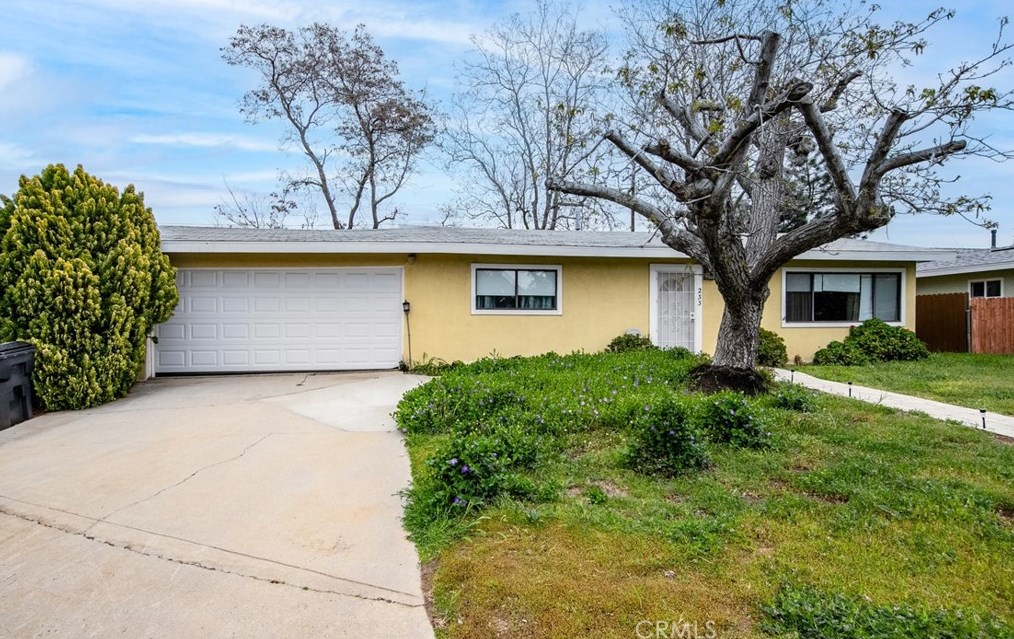 233 Merry Ln, Beaumont, CA 92223