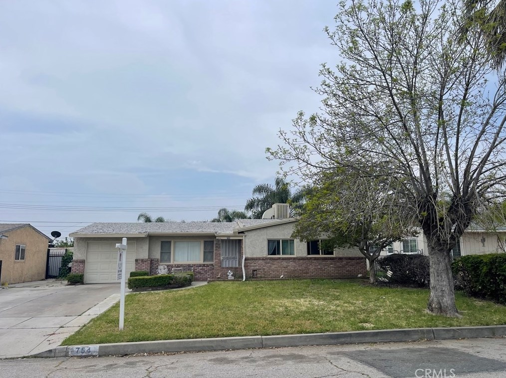 754 Long Beach Dr, Colton, CA 92324