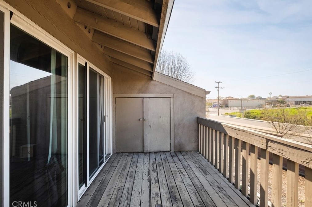 28691 Via Las Flores, Murrieta CA  92563-9775 exterior