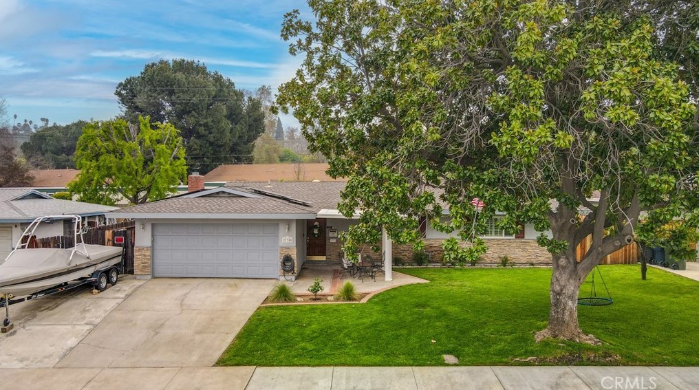 230 Phlox Ave, Redlands, CA 92373
