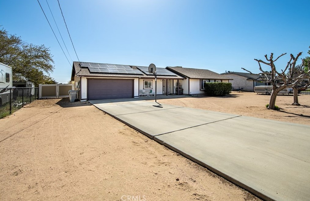 10785 Locust Ave, Hesperia, CA 92345
