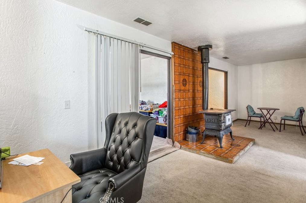 18547 Danbury Ave, Hesperia CA  92345-7170 exterior