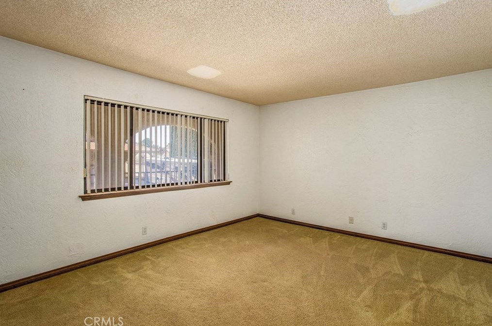 18547 Danbury Ave, Hesperia CA  92345-7170 exterior