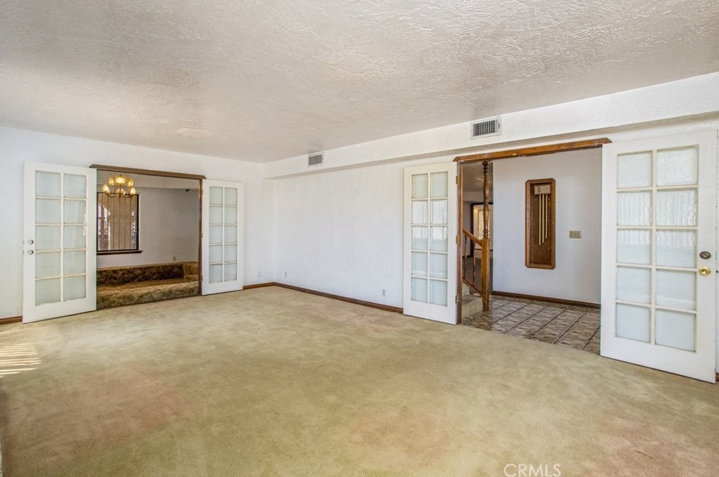 18547 Danbury Ave, Hesperia CA  92345-7170 exterior