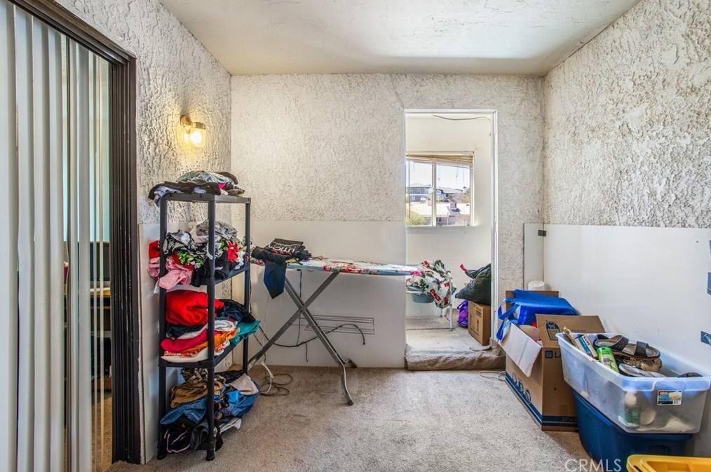 18547 Danbury Ave, Hesperia CA  92345-7170 exterior