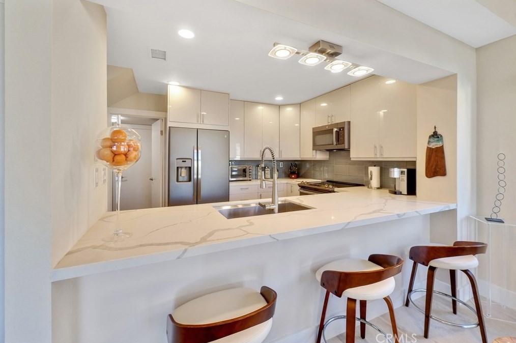 1218 Bel Air Ct, Banning CA  92220-6402 exterior