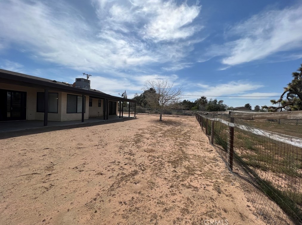 20716 Yucca Loma Rd, Apple Valley CA  92307-5743 exterior