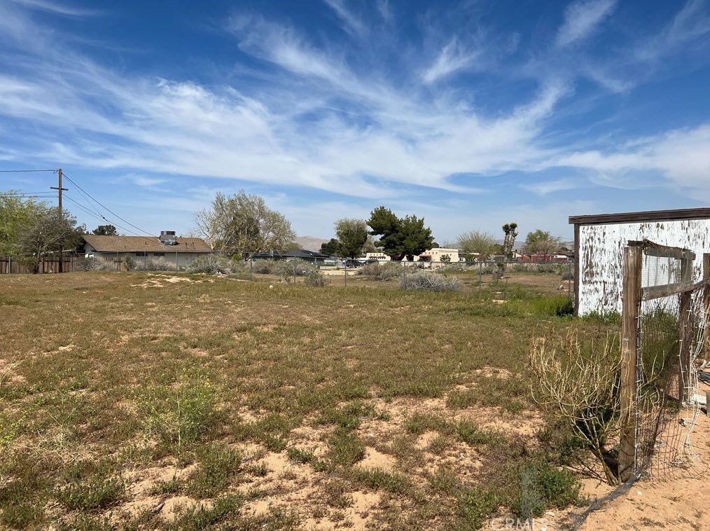 20716 Yucca Loma Rd, Apple Valley CA  92307-5743 exterior