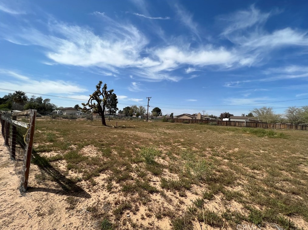 20716 Yucca Loma Rd, Apple Valley CA  92307-5743 exterior