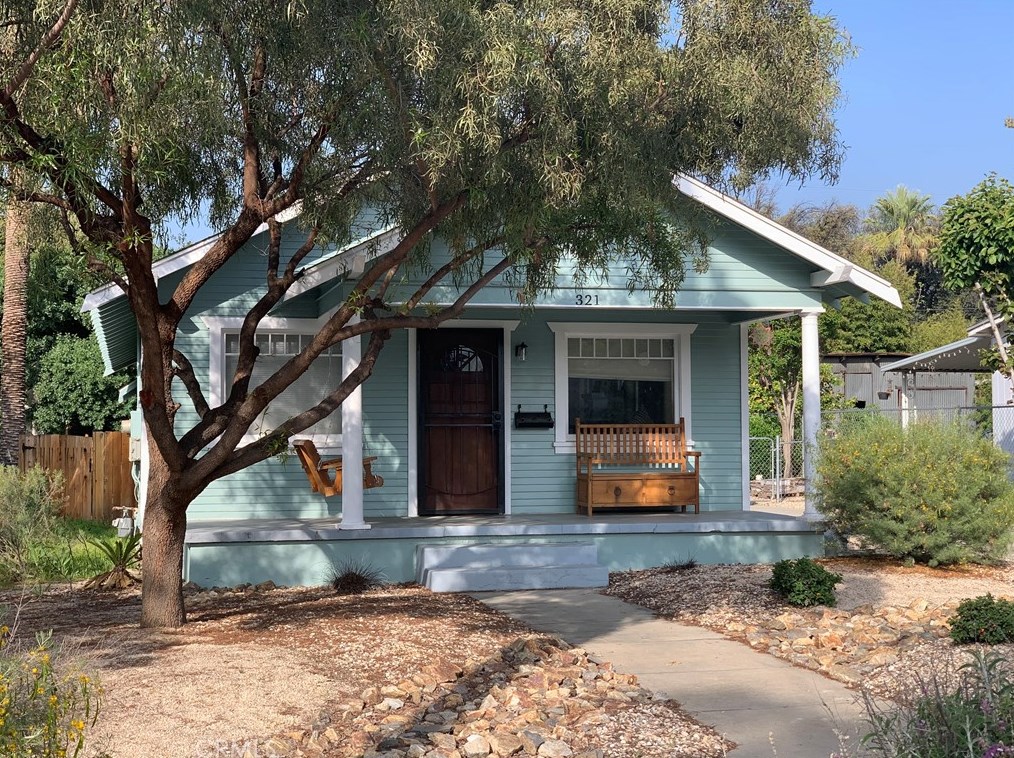 321 Myrtle St, Redlands, CA 92373