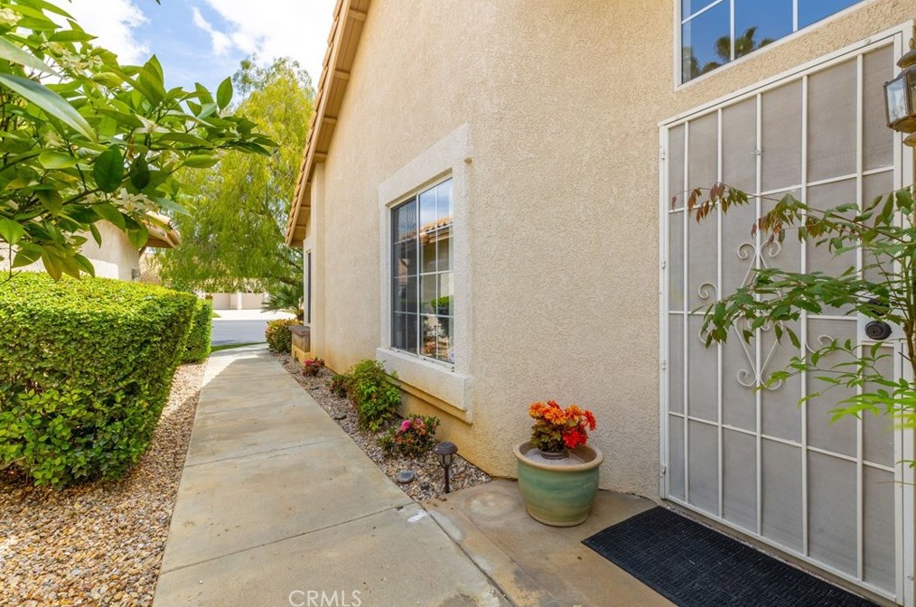 917 Laguna Seca Ct, Banning, CA 92220-5320