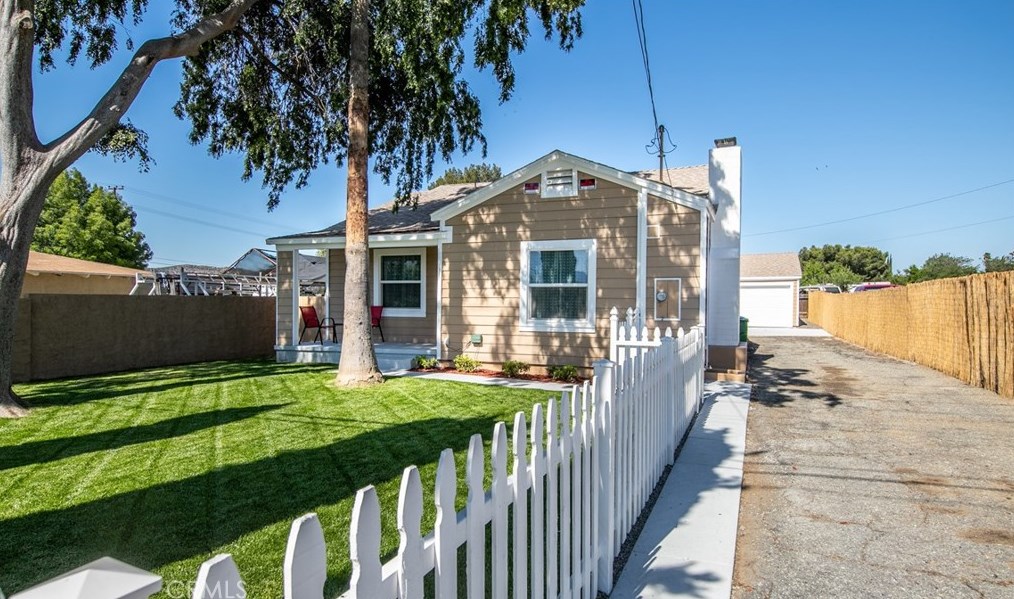 739 22nd St, Banning, CA 92220-4209