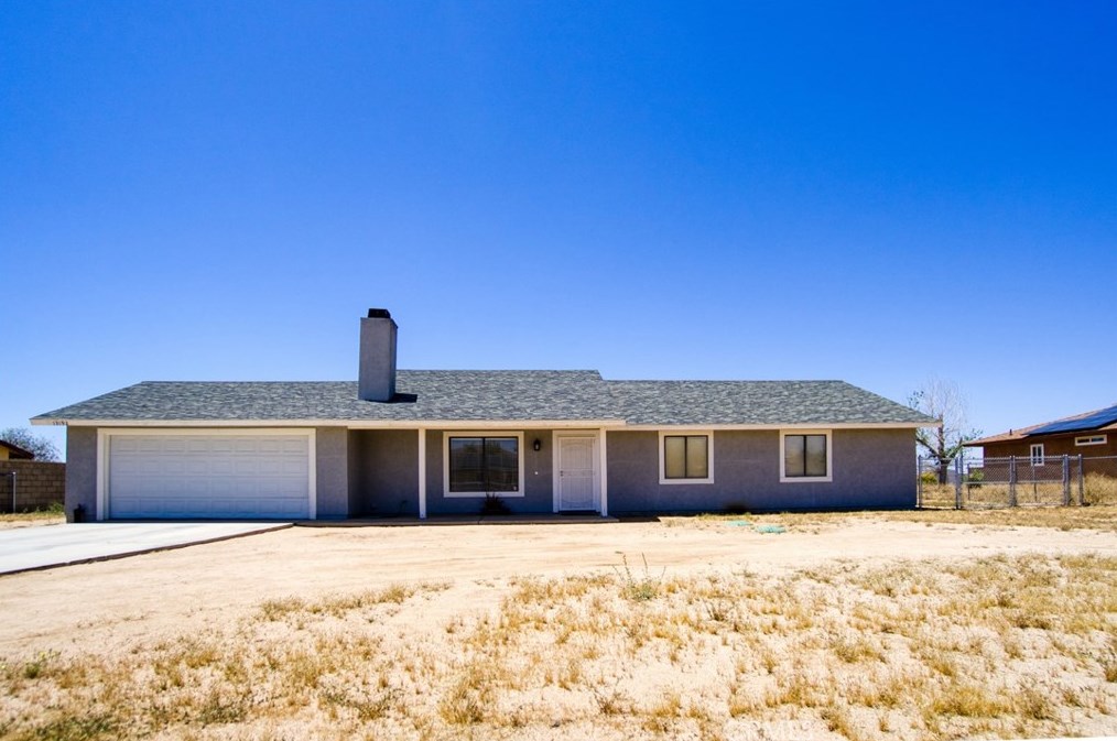 13192 Topock Rd, Apple Valley, CA 92308-6640