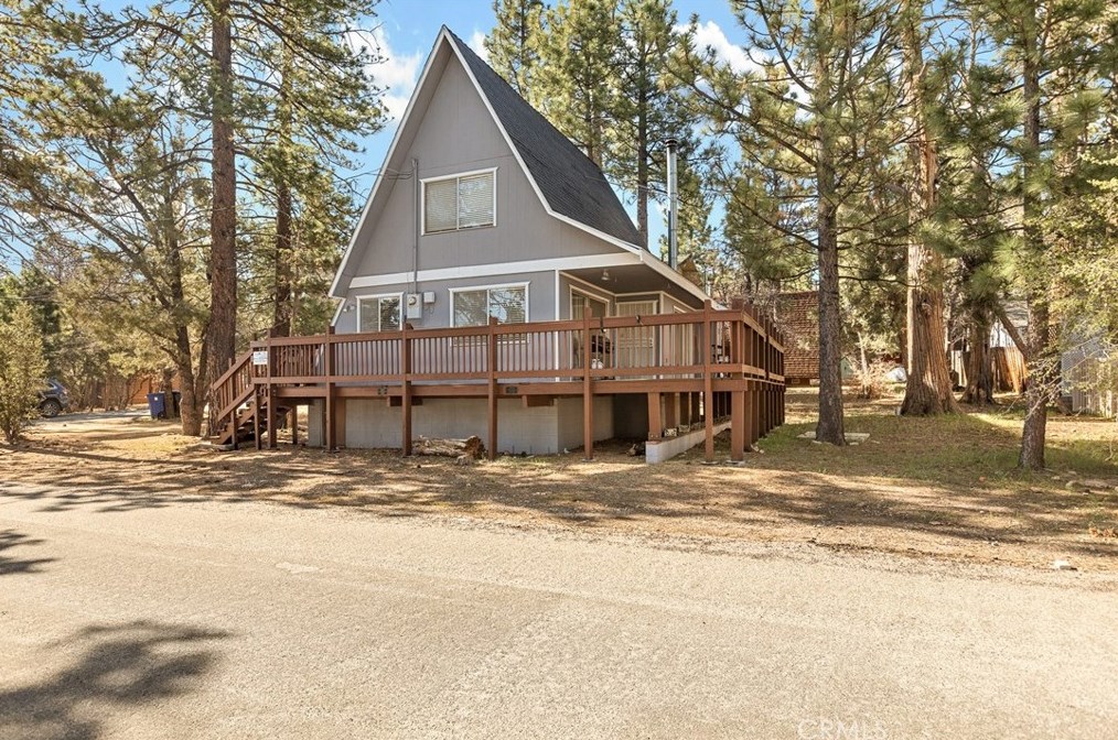204 Wabash Ln, Big Bear City, CA 92386
