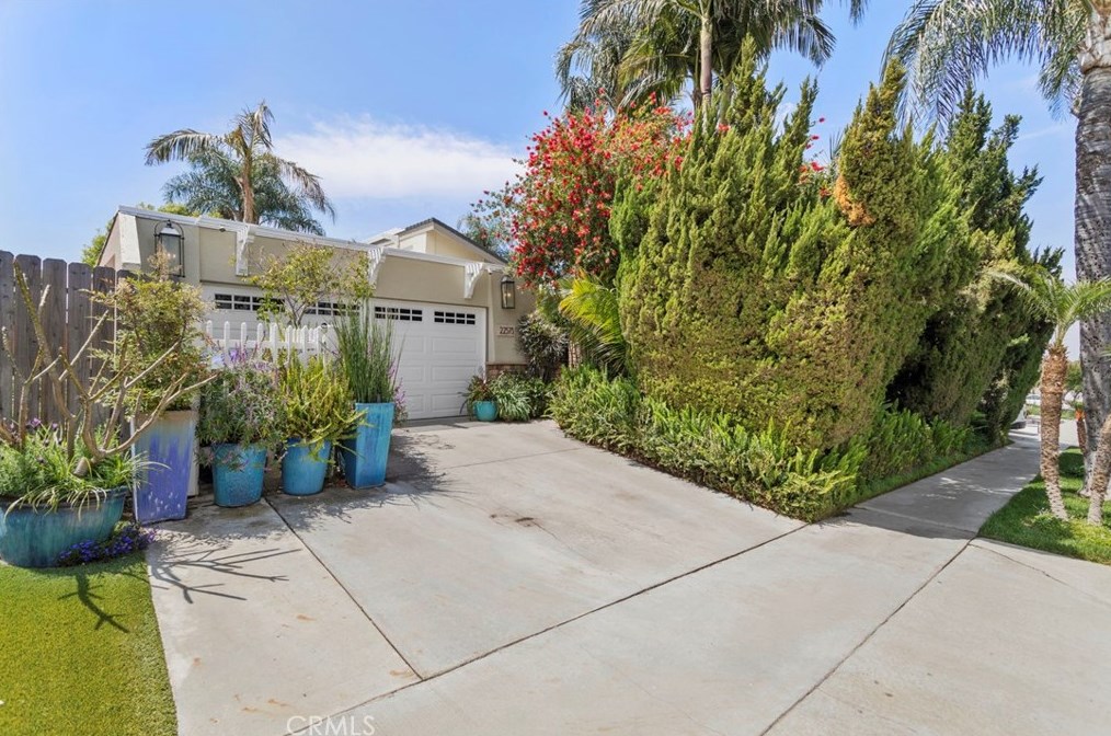 22573 Van Buren St, Colton, CA 92313