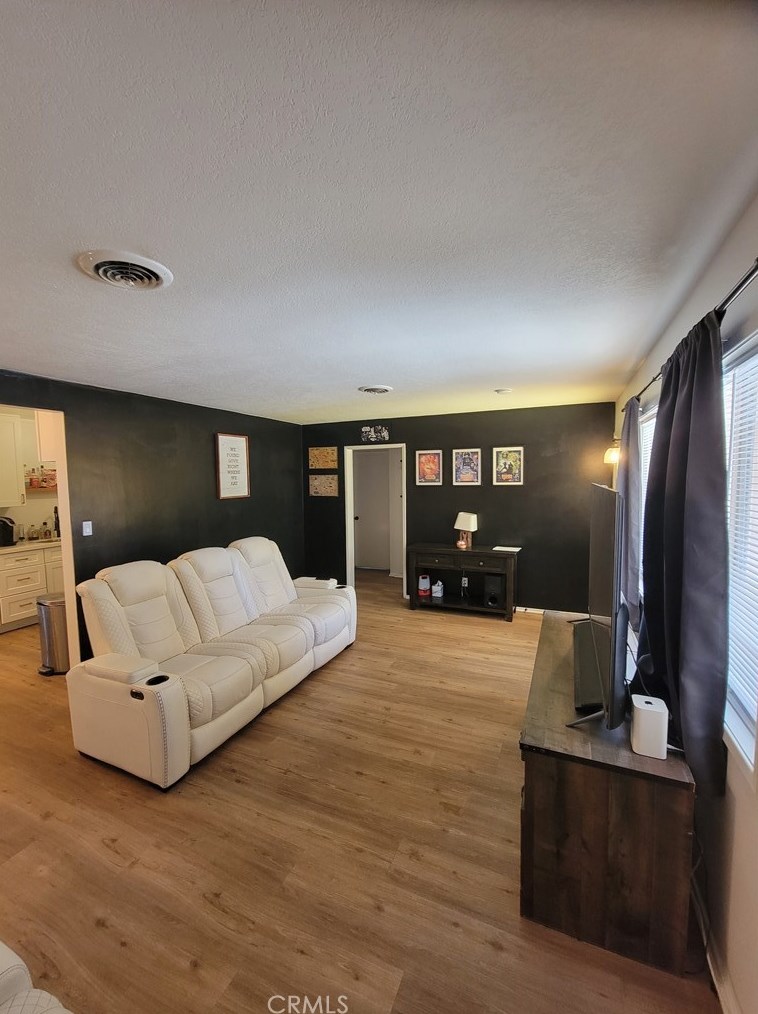 7606 Borrego Trl, Yucca Valley CA  92284-3226 exterior