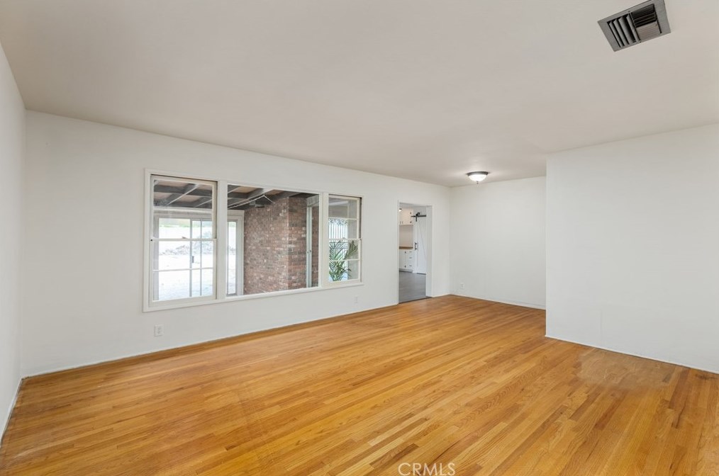 3607 Farnham Pl, Riverside, CA 92503