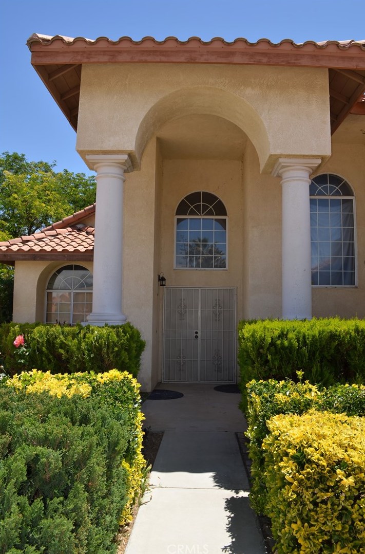 12389 Pocono Rd, Apple Valley, CA 92308-6805