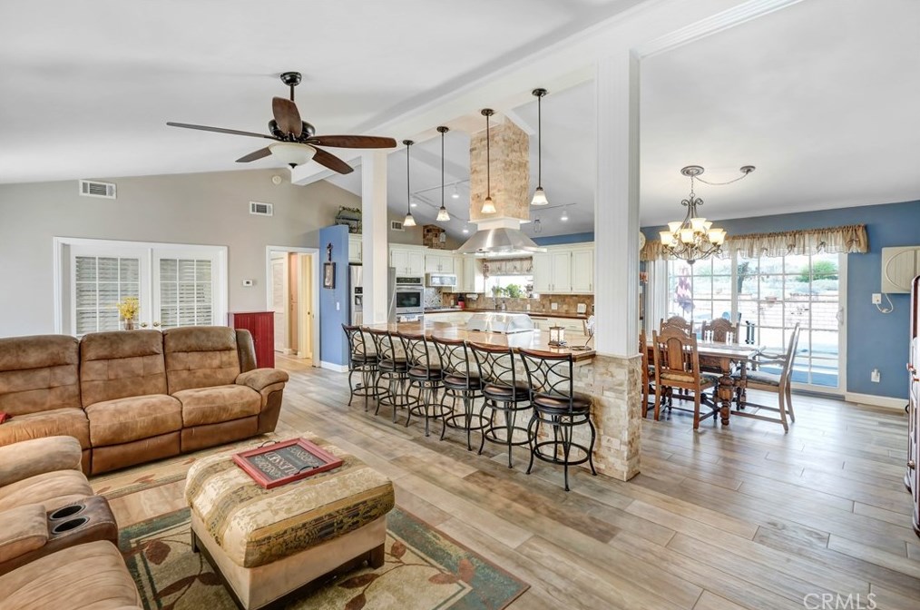 14770 Tigertail Rd, Apple Valley CA  92307-5249 exterior