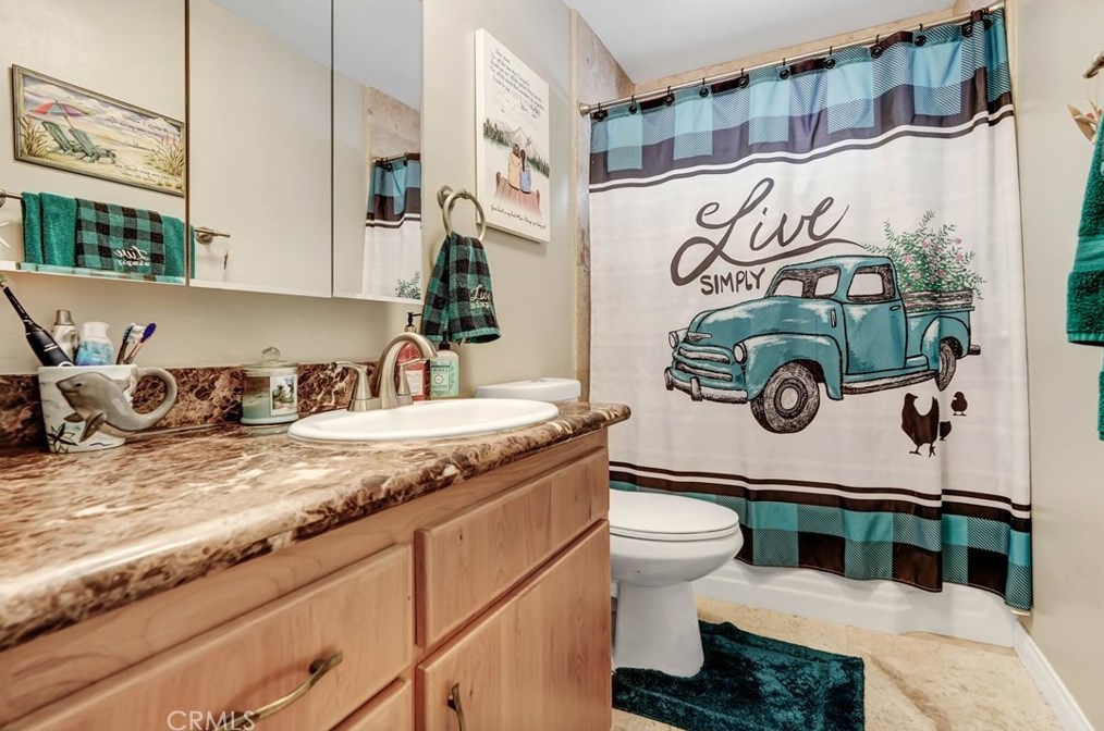 14770 Tigertail Rd, Apple Valley CA  92307-5249 exterior