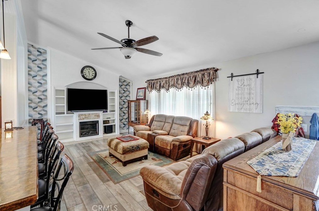 14770 Tigertail Rd, Apple Valley CA  92307-5249 exterior